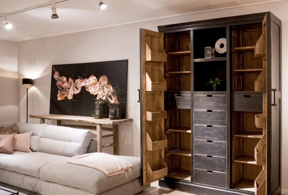 grote wandkast industrieel