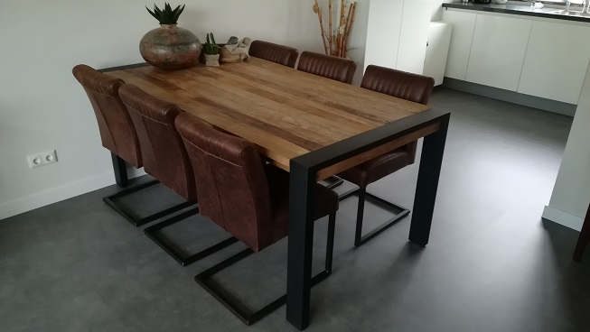 industriële eettafel