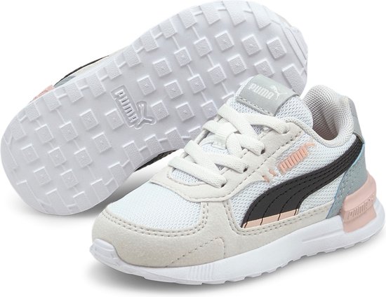 sneakers maat 23